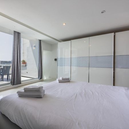 New Duplex Penthouse W Breathtaking Views By Sf Homes Gzira Bagian luar foto